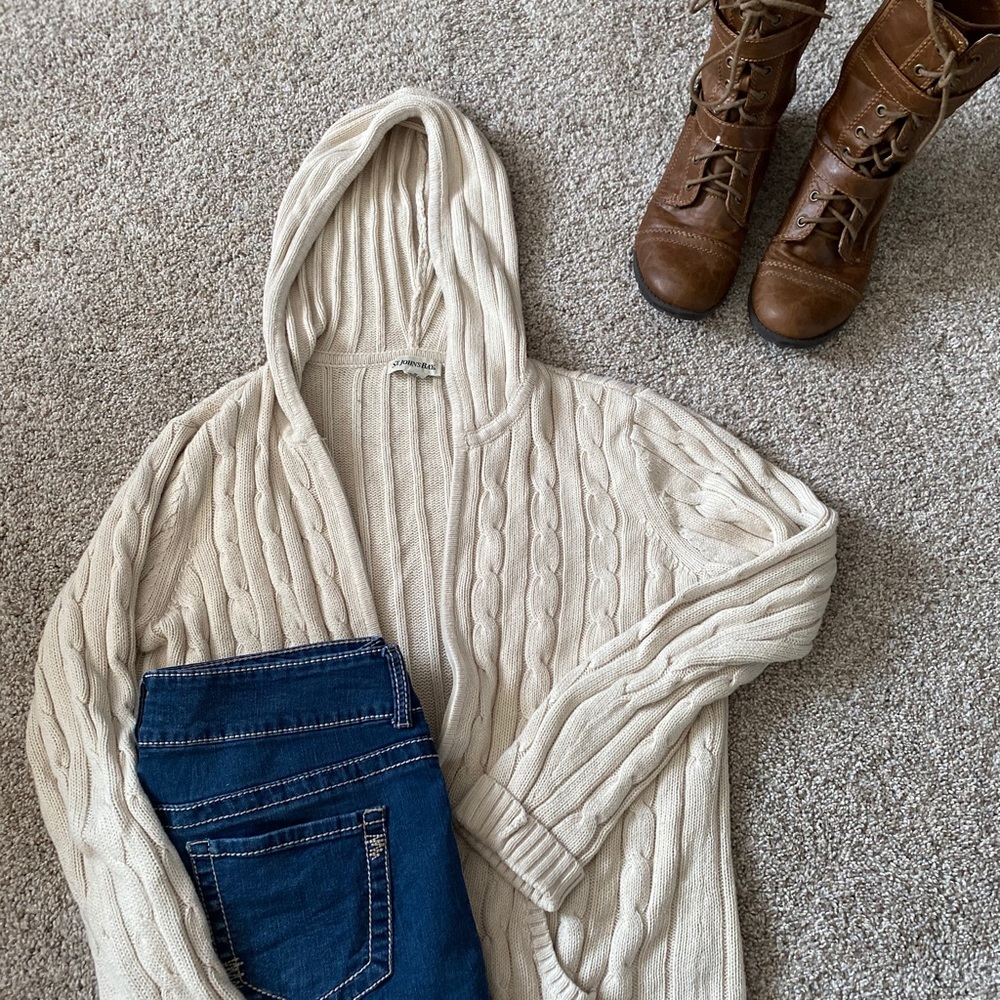 Zip up sweater with hood